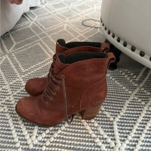 Timberland Earthkeepers Glancy Woman’s Cognac  Lace-Up Boots